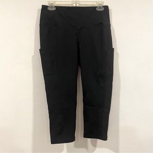 TORRID BLACK WICKING CAPRI ACTIVE LEGGING WITH POCKETS Plus Size 0
